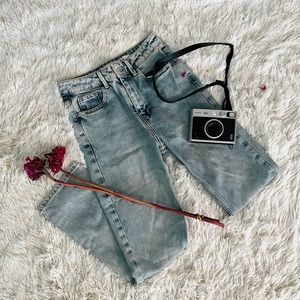 • Zara • Acid Wash High-Rise Skinny Ankle Jeans •
